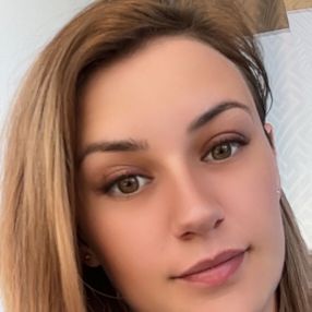 Vaduva Mariana, Babysitter în Mioveni