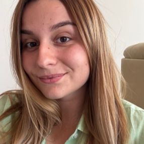 Laura, Familie în Măgurele