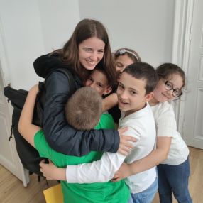 Mara, Babysitter în Voluntari