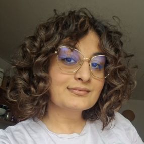 Elena, Babysitter în Iași