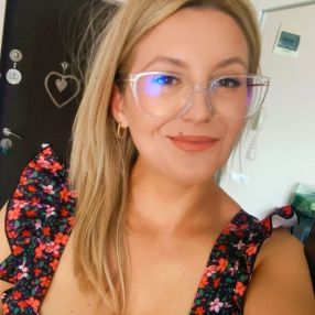 Alexandra, Babysitter în Florești