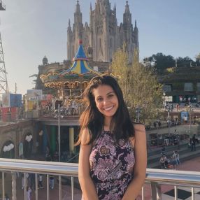 Sanela, Babysitter în Moșnița Nouă