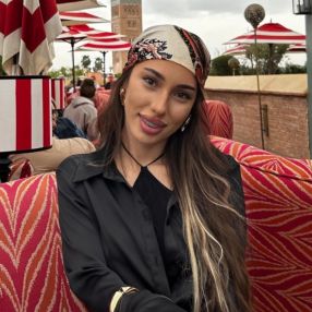 Ana, Babysitter în Otopeni