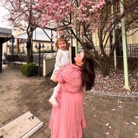 Diana, Familie în Valea Lupului