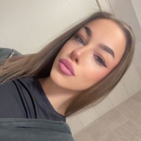 Andreea, Babysitter în București