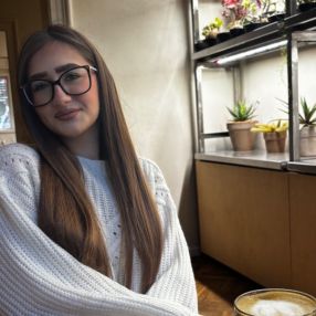 Yazmina, Babysitter în Ovidiu