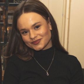 Sofia, Babysitter în București