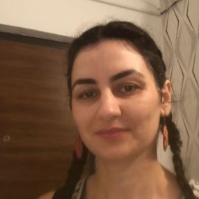 Mihaela, Babysitter în Pucioasa