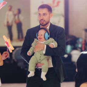 Adam, Familie în Voluntari
