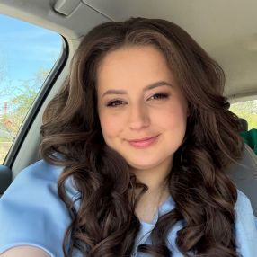 Denisa, Babysitter în Turda