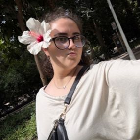 Medeea, Babysitter în Otopeni