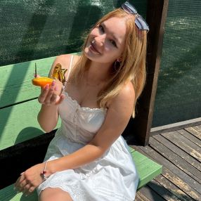 Teodora, Babysitter in Iași