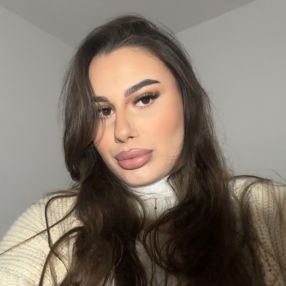 Andra, Babysitter in Slobozia