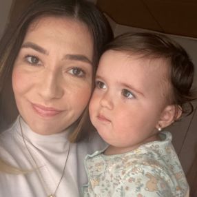 Alexandra, Familie în București