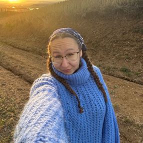Teodora, Babysitter în Săcele