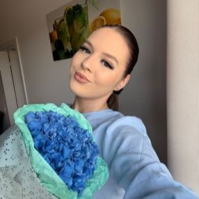 Mara, Babysitter în Apahida
