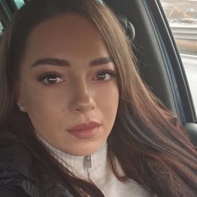 Ioana, Babysitter în Florești