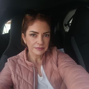 Mihaela, Babysitter in București