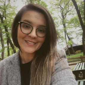 Vero, Babysitter în Bistrița