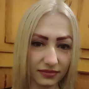 Eva Tunde, Babysitter în Carei