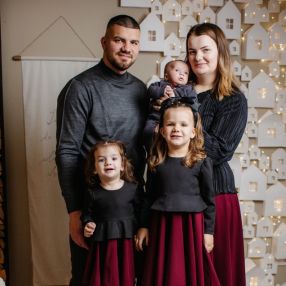 Viviana, Familie în Dumbrăveni