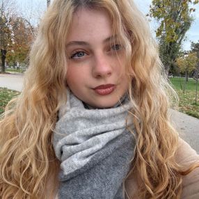 Geada Antonia, Babysitter în Mamaia-Sat