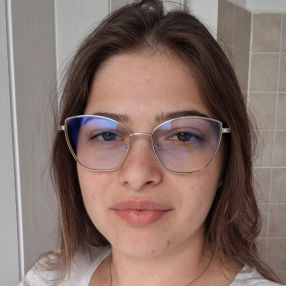 Elvira, Babysitter in Brașov