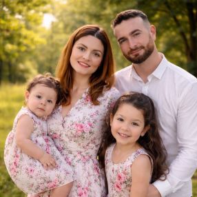 Isabelle, Family in Reghin