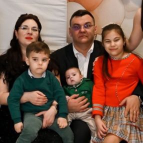 Rares, Familie în Dej