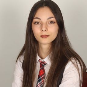 Delia, Babysitter în Târgu Mureș