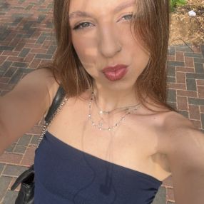 Alexandra, Babysitter în București
