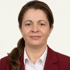 Magda, Babysitter în Suceava