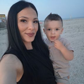 Loredana, Familie în Constanța