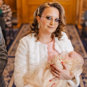 Claudia, Babysitter în Sighișoara