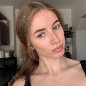 Raluca, Babysitter în Bistrița