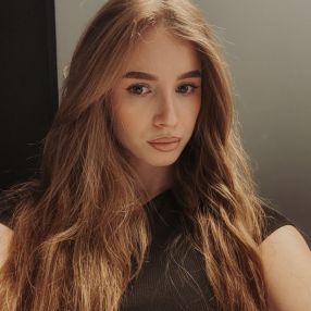 Raluca, Babysitter în Bistrița