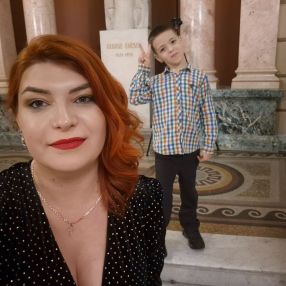 Geanina, Family in Târgu Neamț
