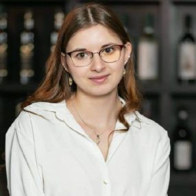 Anaca, Babysitter în Râșnov