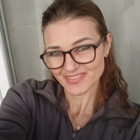 Elena, Babysitter în Câmpina