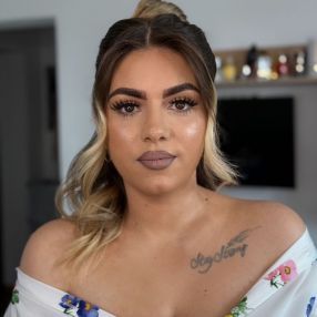 Valentina, Familie în Arad