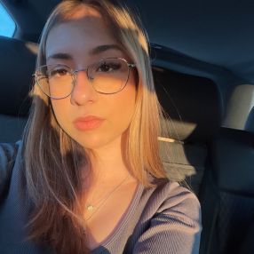Iulia, Babysitter în Târnăveni