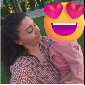 Mihaela, Babysitter în București