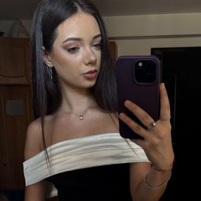 Alexandra, Babysitter în Berceni