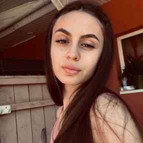Alexandra, Babysitter in Valea Lupului