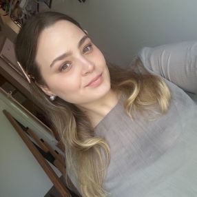 Naomi, Babysitter in Oradea