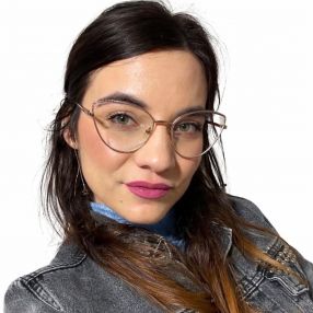 Mariana, Babysitter in București