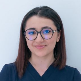Anisia, Babysitter in București