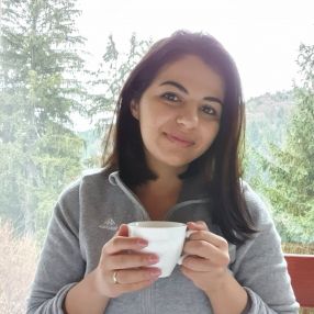 Oana, Familie în București