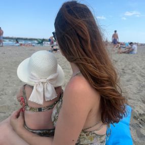Iuliana, Familie în Tunari