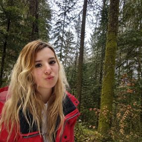 Rosa, Babysitter în Deva